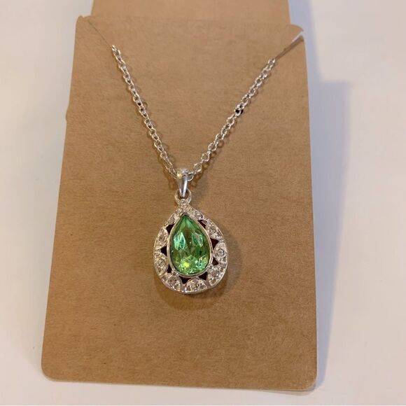 NRT Green Glass Pendant Necklace on Silver Tone Chain 15” w/ Extender 18” - Picture 4 of 7
